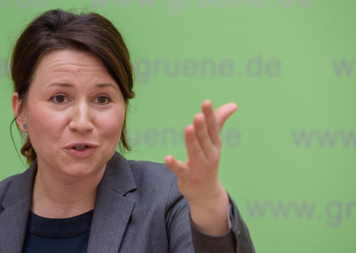 76027627 grüne3.jpg