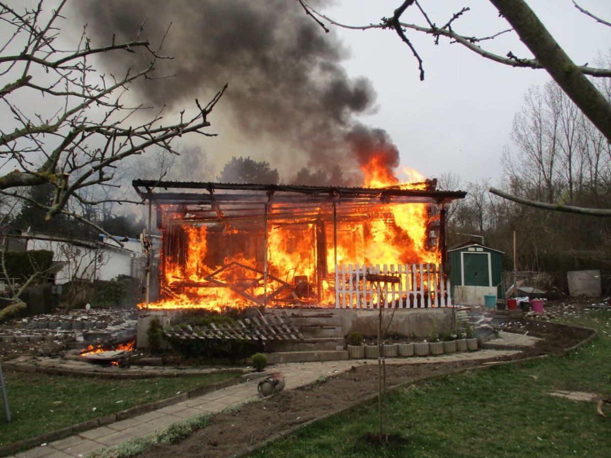 Gartenlaube in Eisenach explodiert