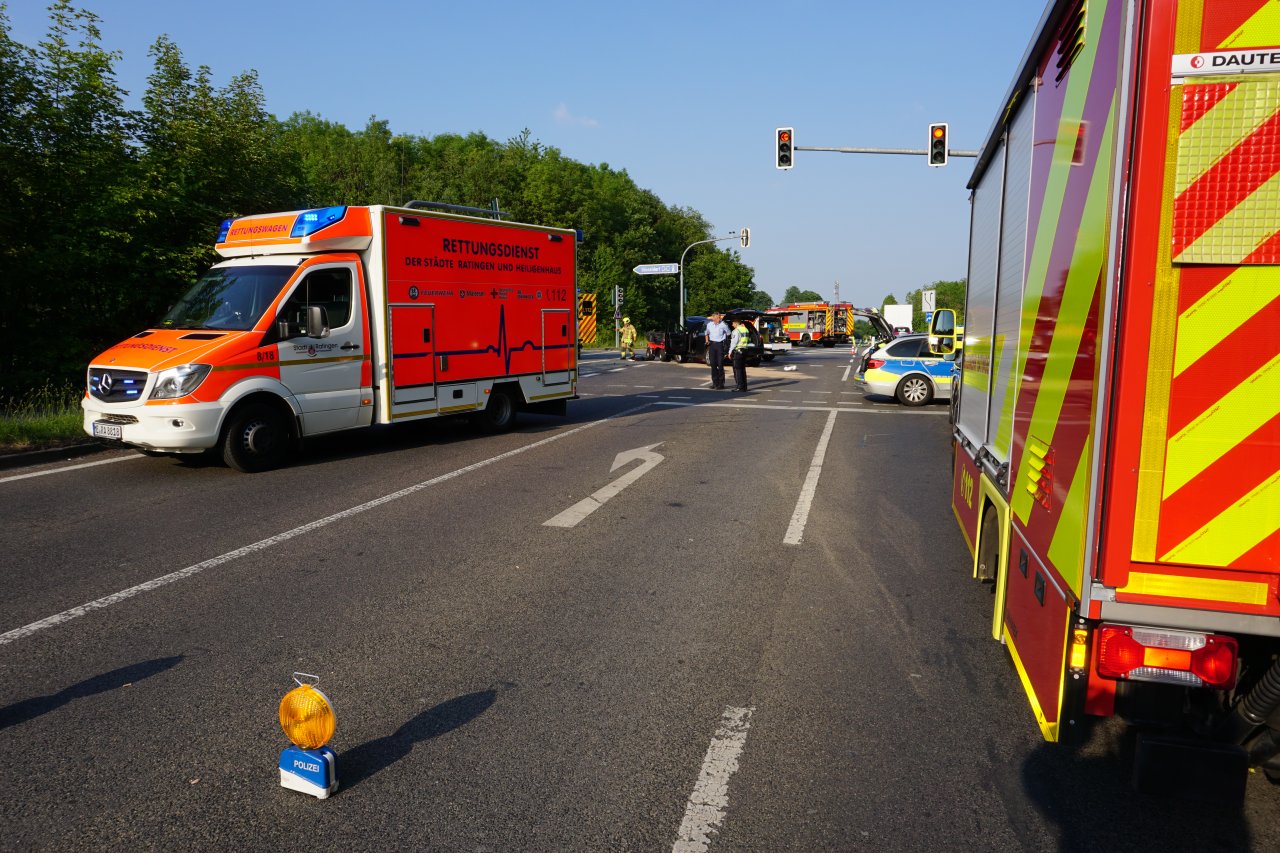 B88 Richtung Jena Stundenlang Gesperrt: Fünf Verletzte Nach ...