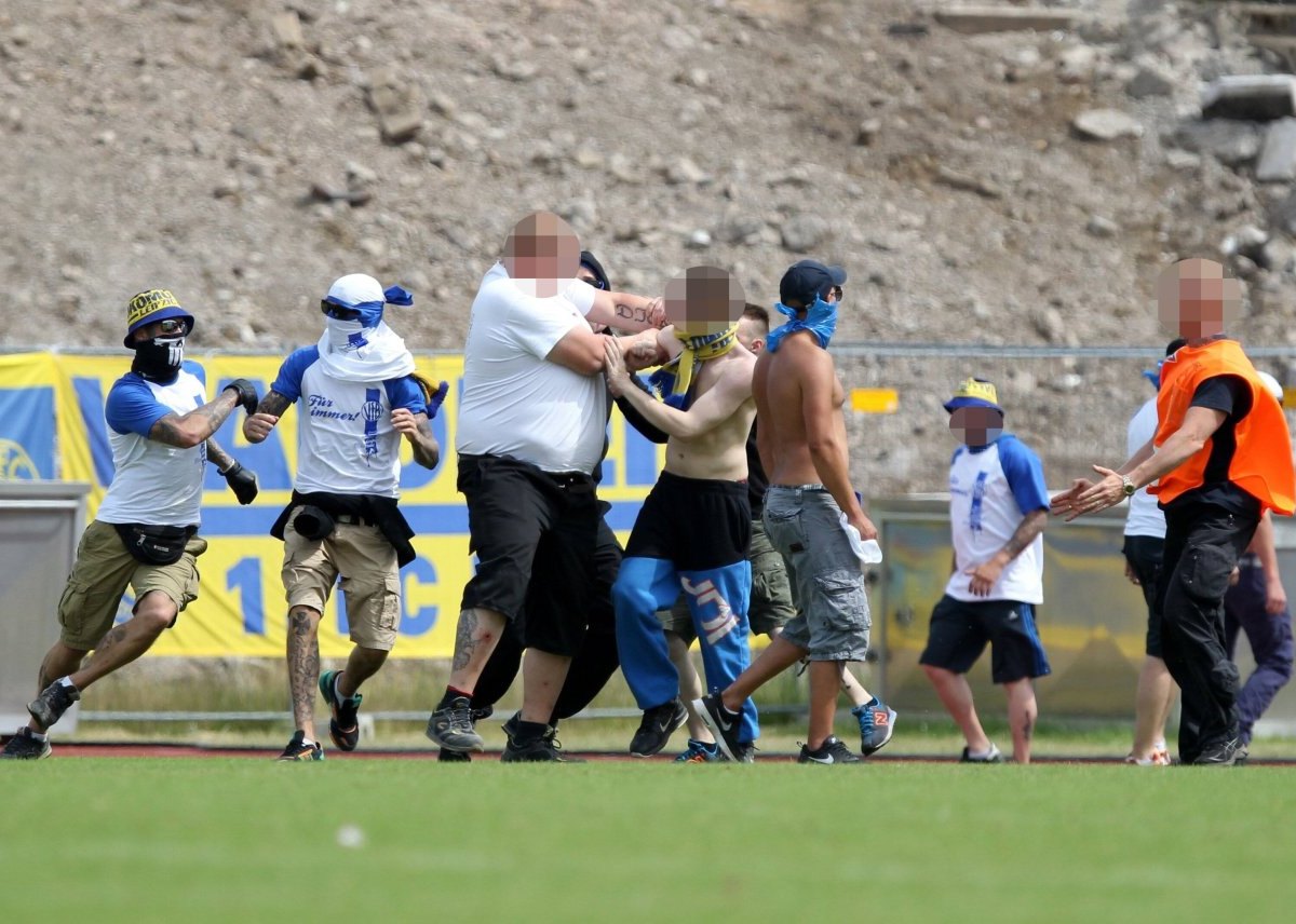 U23 des FC Rot-Weiß Erfurt gegen den 1. FC Lokomotive Leipzig Juni 2015