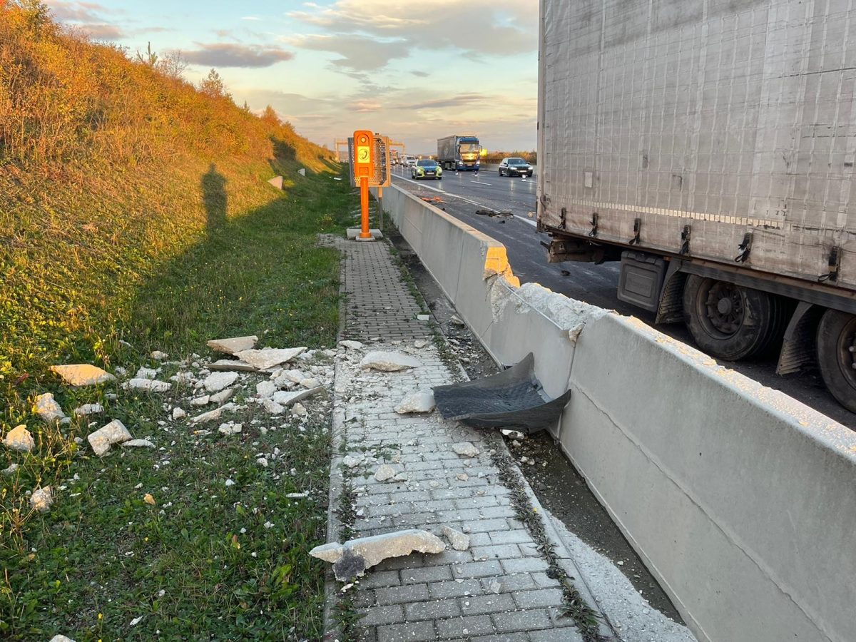 A In Th Ringen Lkw Fahrer Ist Einen Moment Unachtsam Crash Thueringen