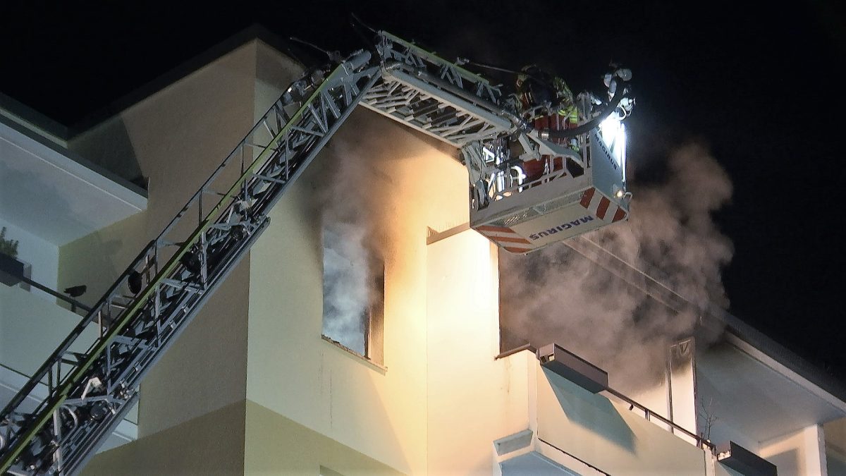 Erfurt: Wohnung Steht In Flammen – Mann Kommt Bei Brand Ums Leben ...