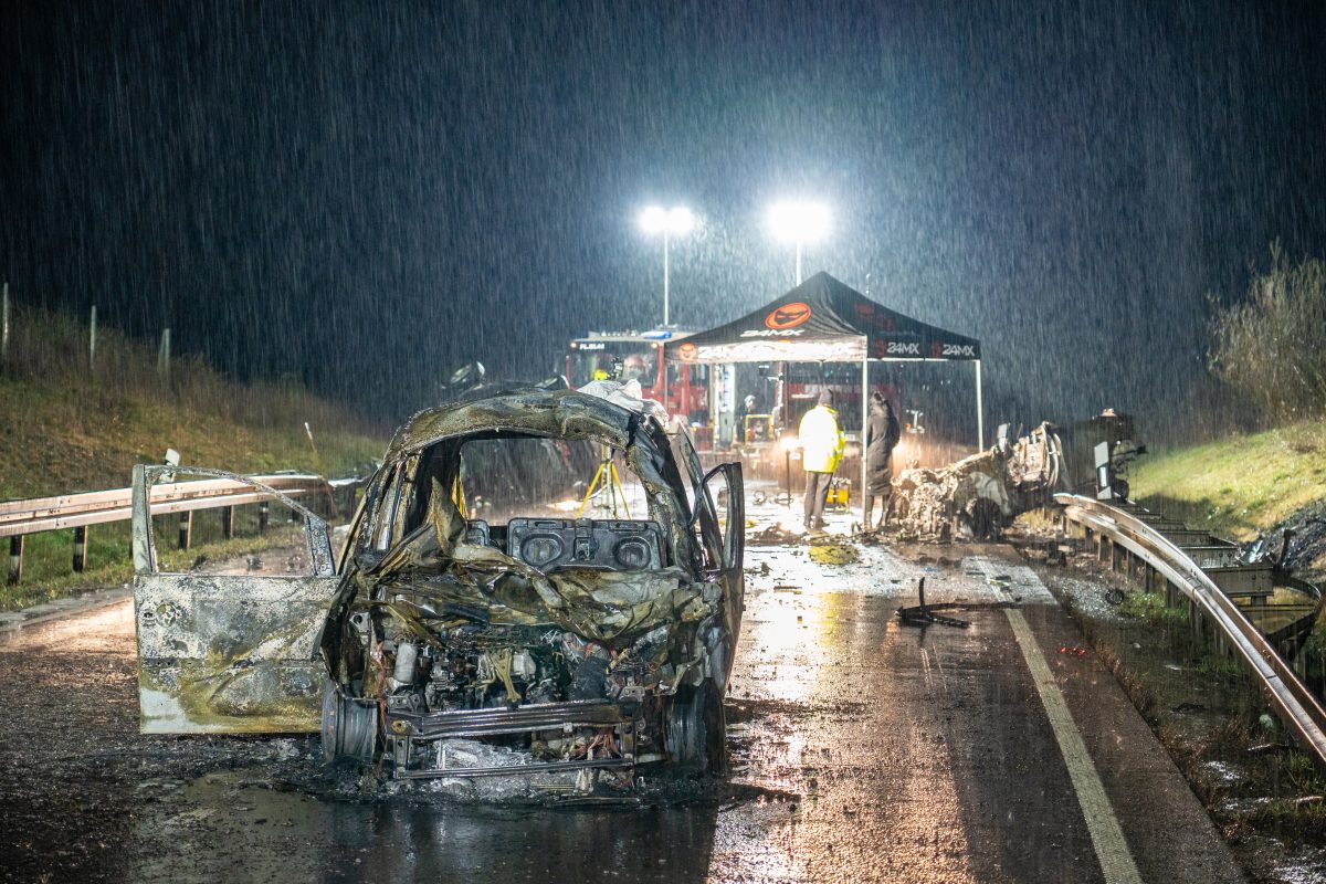 Thüringen: Sieben Menschen Sterben Bei Horror-Crash Im Unstrut-Hainich ...