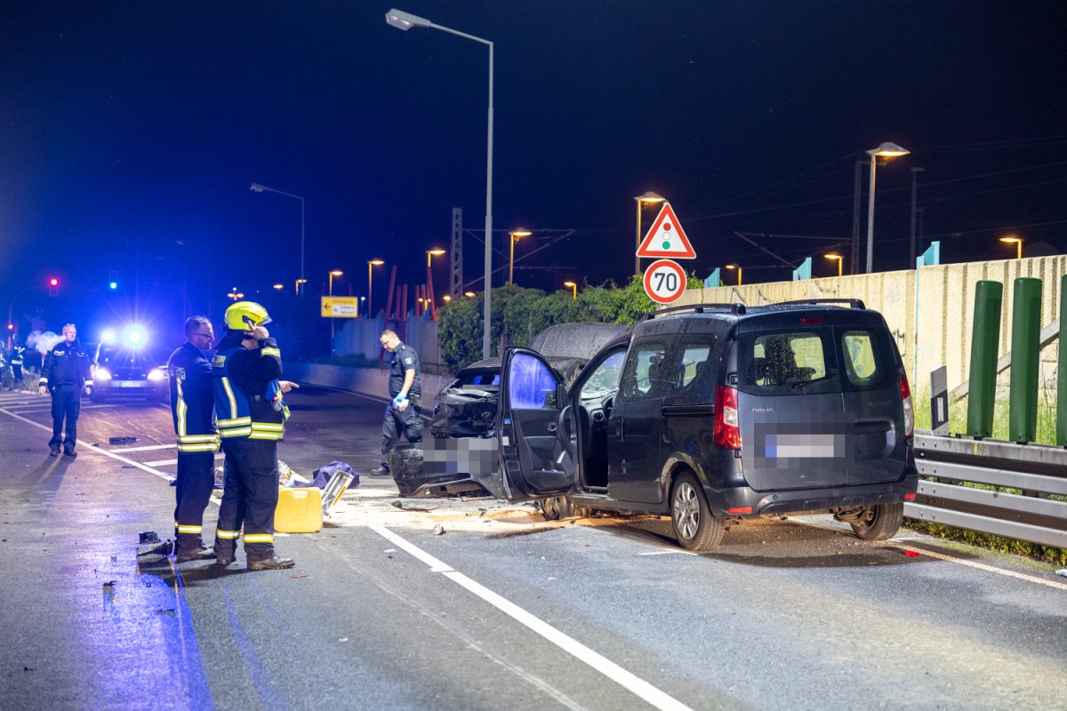 Thüringen: Tödlicher Frontal-Unfall! VW-Fahrer Stirbt, Mehrere ...