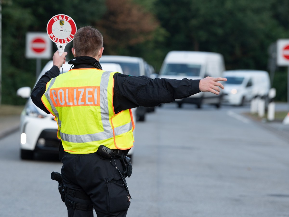 A4 bei Erfurt: Unglaubliche Szenen! Polizei stoppt Gaga-Gespann