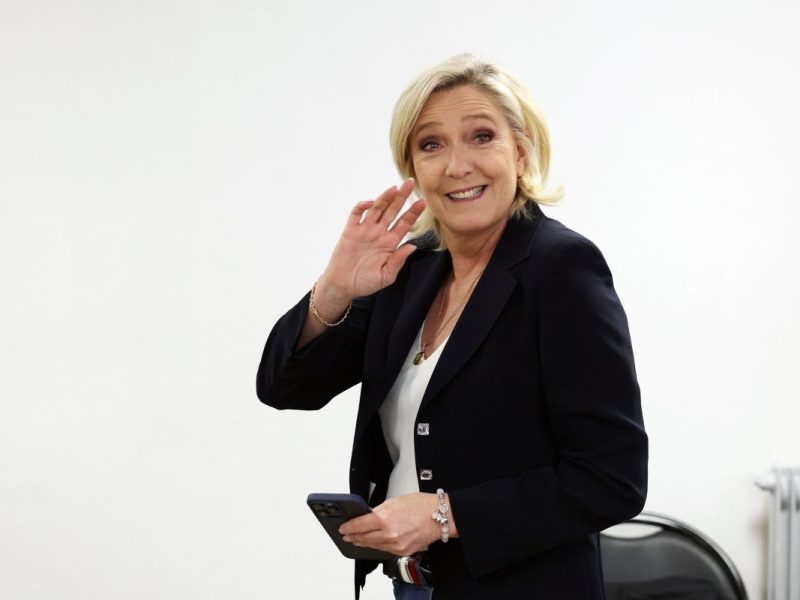Frankreich-Wahl: Erste Prognose – Rechtsextreme klare Wahlsieger