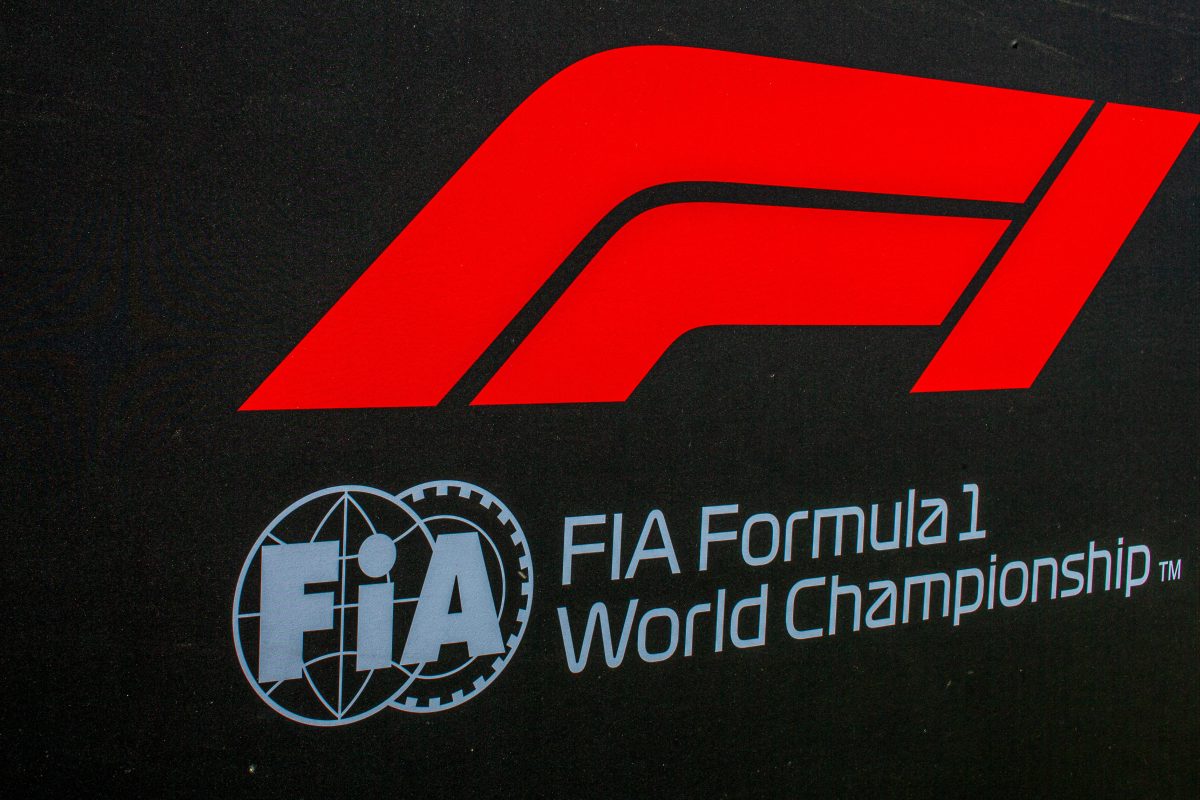 Die FIA greift knallhart durch. Im Rahmen der Bekanntgabe der ab 2026 geltenden Formel-1-Regularien sorgte der Weltverband für einen Hammer.
