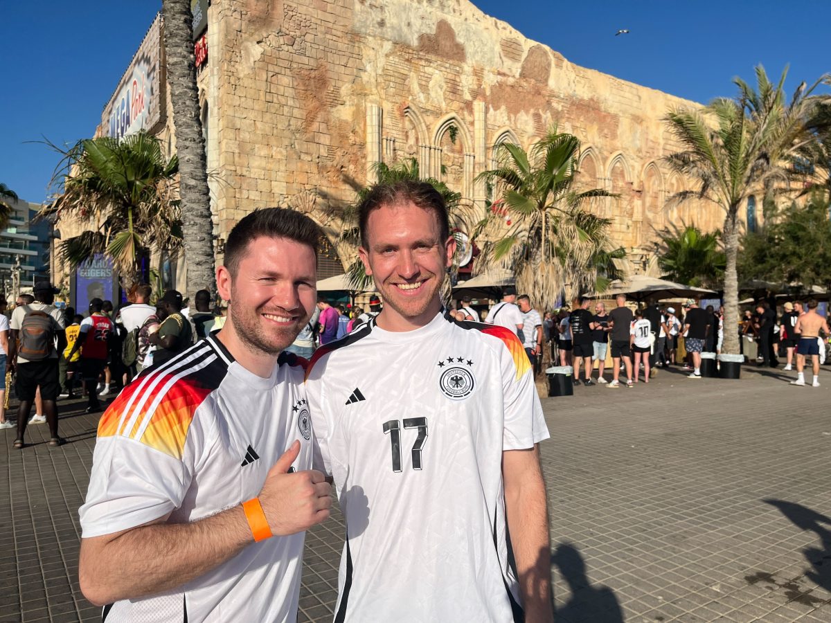 Urlaub auf Mallorca: Diese Bochumer wollen das Deutschland-Spiel am Ballermann sehen.