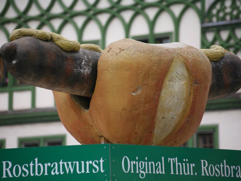 Thüringer Fleischer mit kurioser Idee! DIESE Bratwurst-Beilage ist wirklich geschmacklos