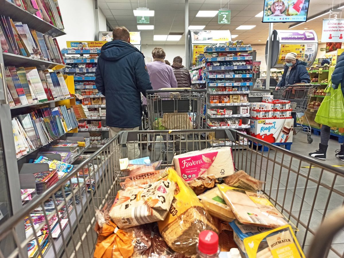 Netto-Kunden erleben an der Kasse ihr blaues Wunder!