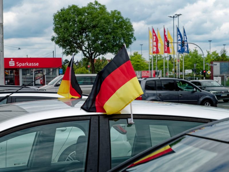 Man sieht kaum Deutschland-Flaggen zur EM: Dieser Verdacht kommt auf