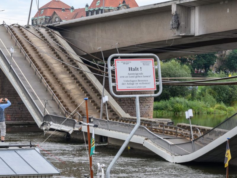 Dresden: Carolabrücke droht kompletter Einsturz ++ Bilder zeigen das Ausmaß