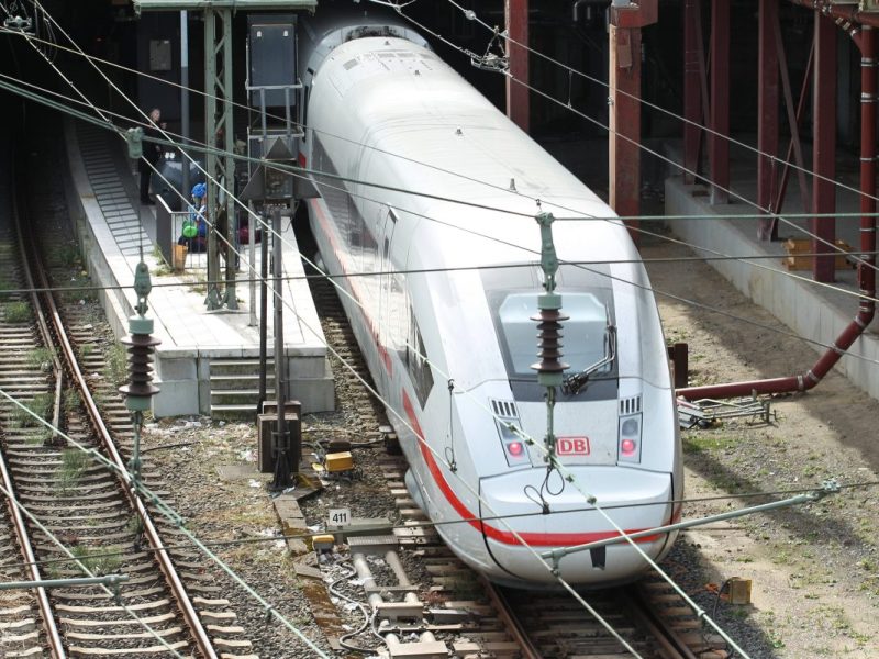 Deutsche Bahn: Mysteriöses Schild irritiert Kunden – DAS steckt dahinter