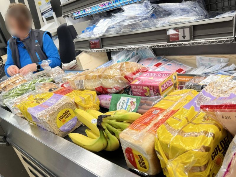 Aldi-Kassiererin packt aus: „Was viele Kunden nicht wissen…“