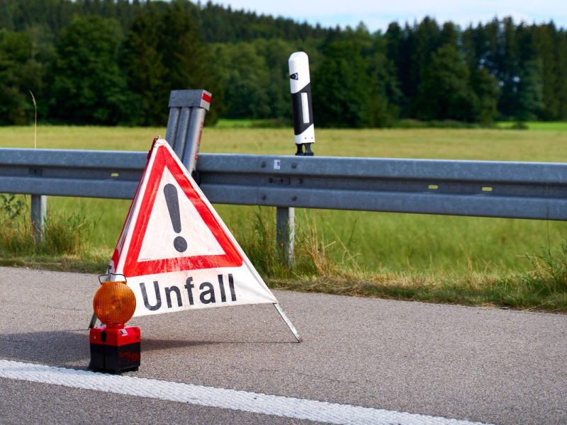 Zeitumstellung: Gefahr im Straßen-Verkehr! Diesen Fehler machen Autofahrer im Herbst immer wieder