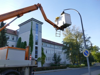 Thüringen: Schwerer Arbeitsunfall! Techniker stürzt meterweit in die Tiefe