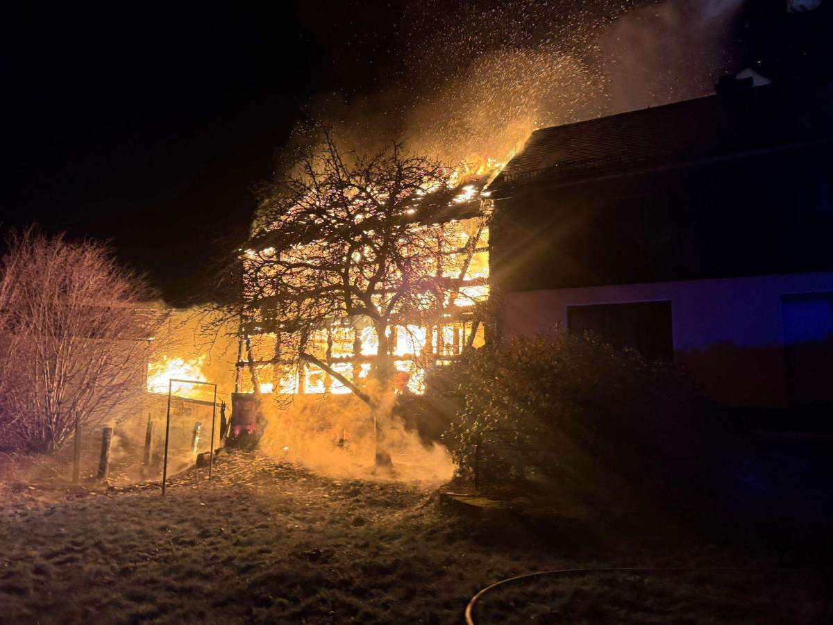 Thüringen: Feuer-Drama! Flammen schlagen meterhoch in die Luft