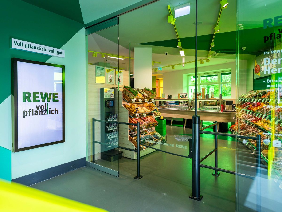 Rewe eröffnet erste voll vegane Filiale – jetzt macht diese Nachricht die Runde