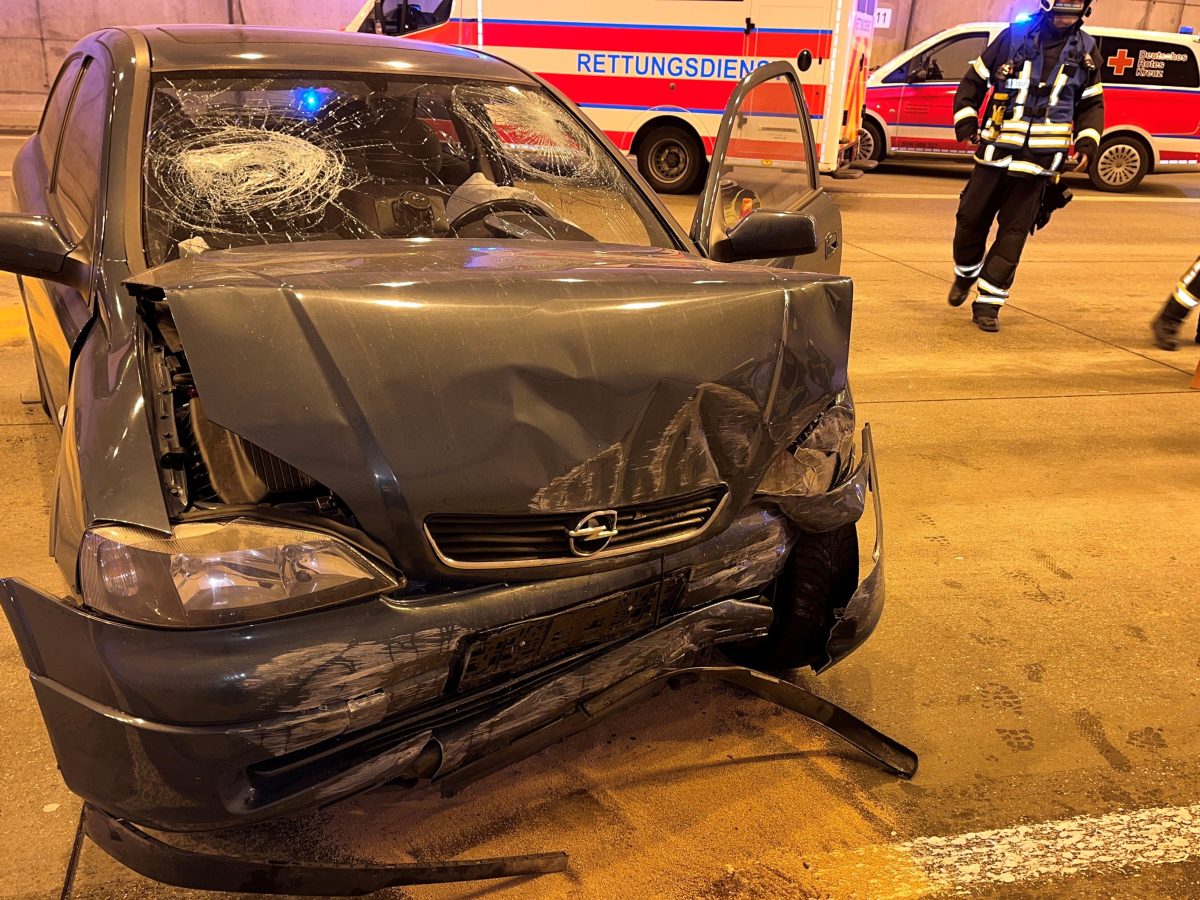 A4 in Thüringen: Tunnel-Trauma! Lkw-Fahrer schickt Pärchen ins Krankenhaus