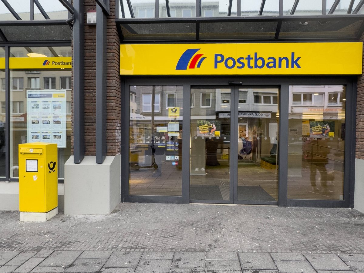 Postbank: Konto angeblich gesperrt? Bei dieser bösen Nachricht wird Kunden ganz anders