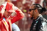 Formel 1: Lewis Hamilton mit seinem neuen Teamkollegen Charles Leclerc.