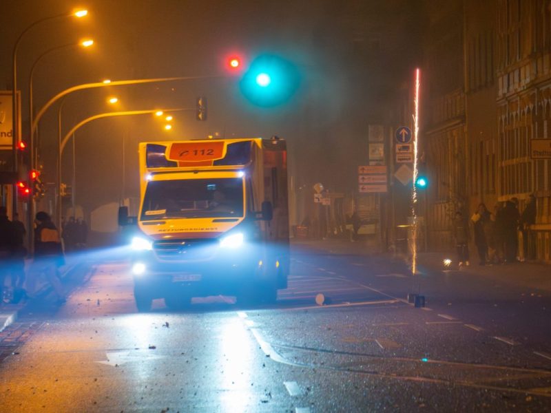 Böller-Unfälle an Silvester in Deutschland: Fünf Tote durch Kugelbomben und  illegales Feuerwerk